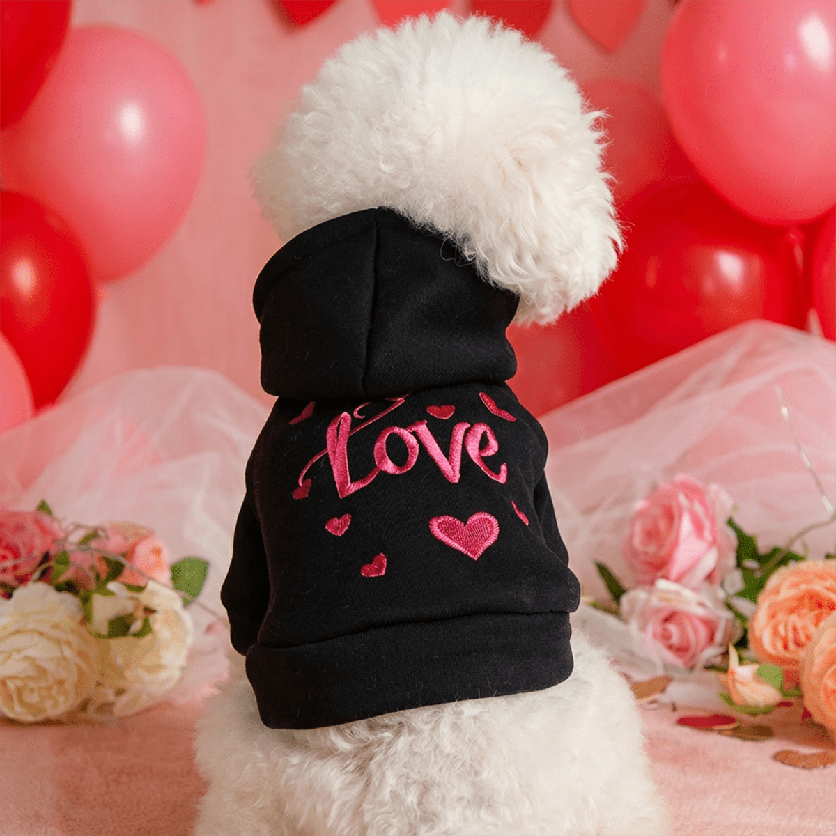Sweat noir LOVE pour chien – Petits cœurs roses – photo produit 8