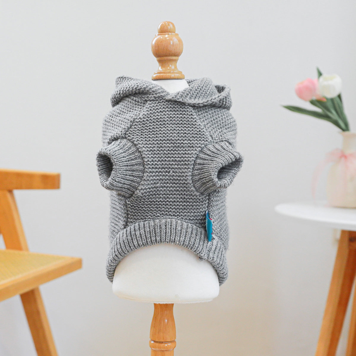 Pull tricoté gris – Étoile rose & pompon – photo produit 3