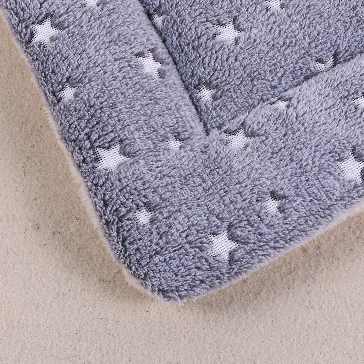 Tapis épais motif étoiles – Chien & chat – photo produit 2