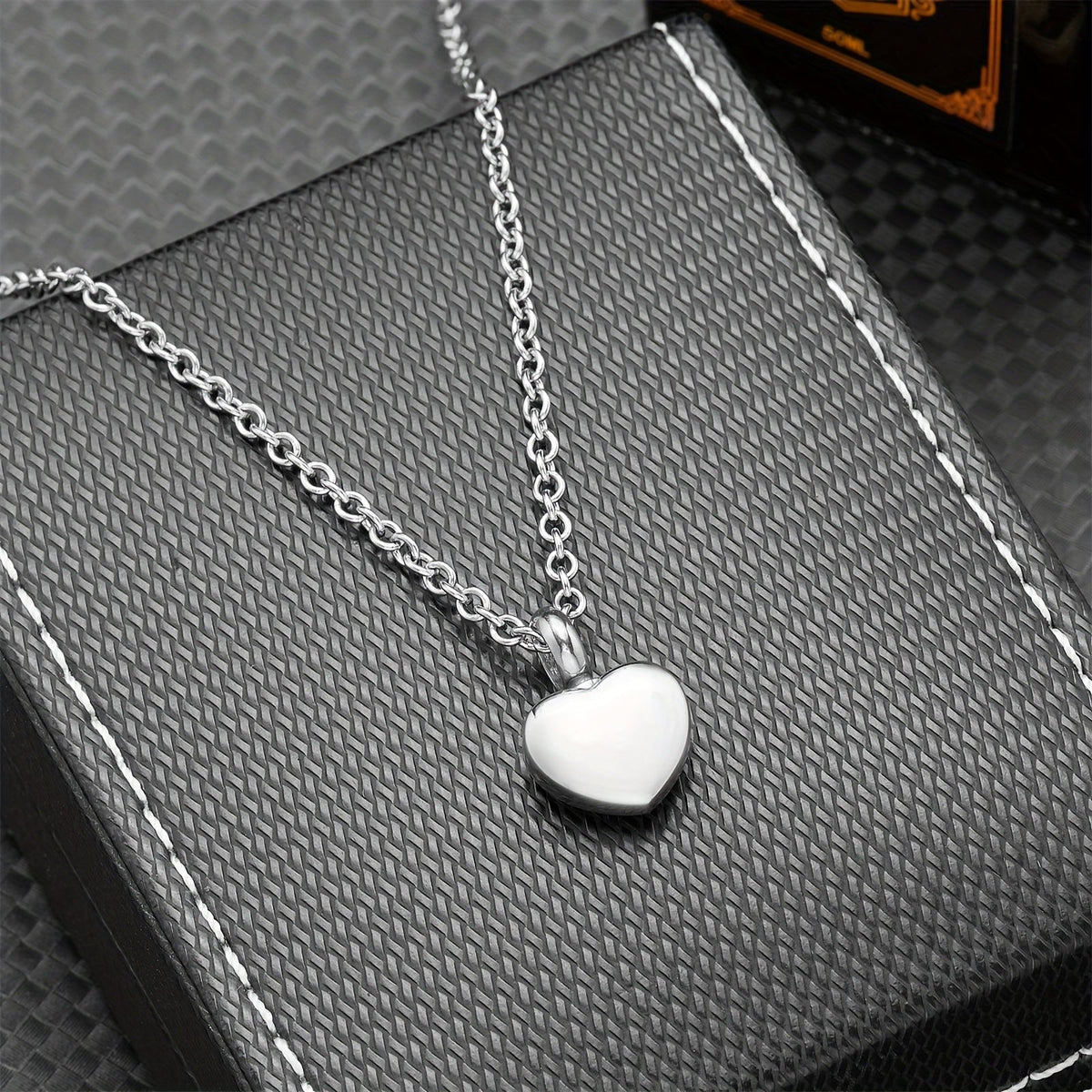 Collier urne cœur – Cendres ou poils – photo produit 5