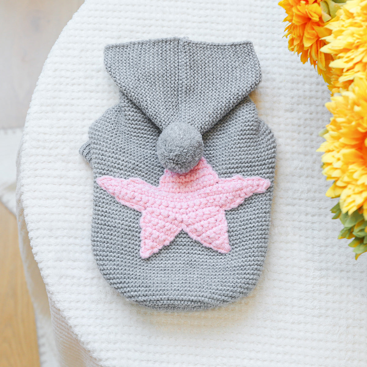 Pull tricoté gris – Étoile rose & pompon – photo produit 6